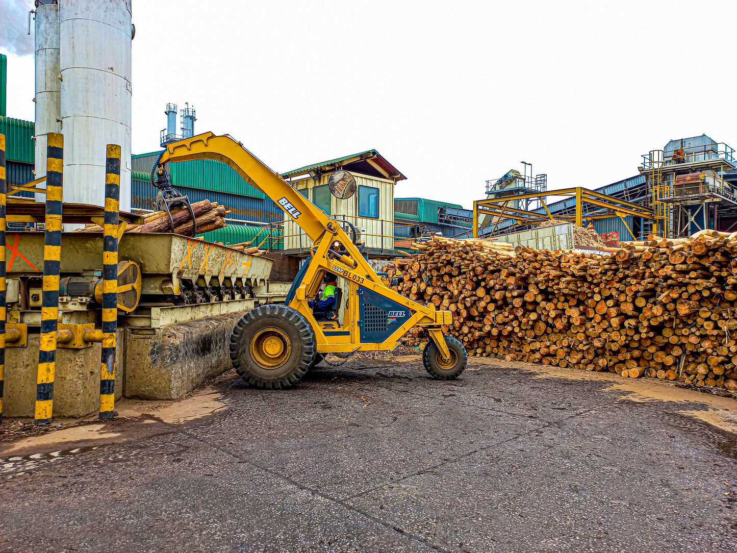 TRI-WHEELER,LOGGER,TURBO,225F (Deluxe spec)