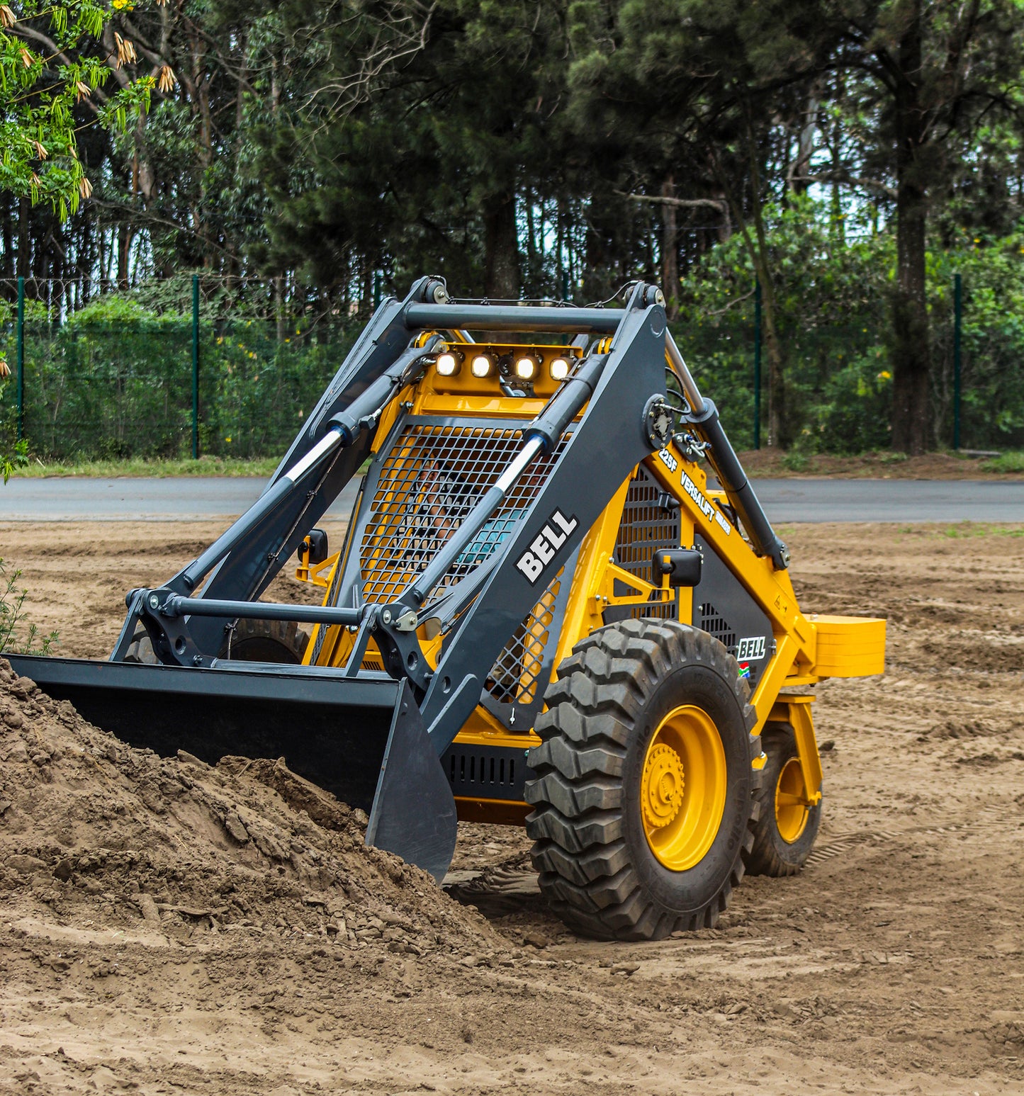 TRI-WHEELER,LOGGER,TURBO,225F (SA spec)