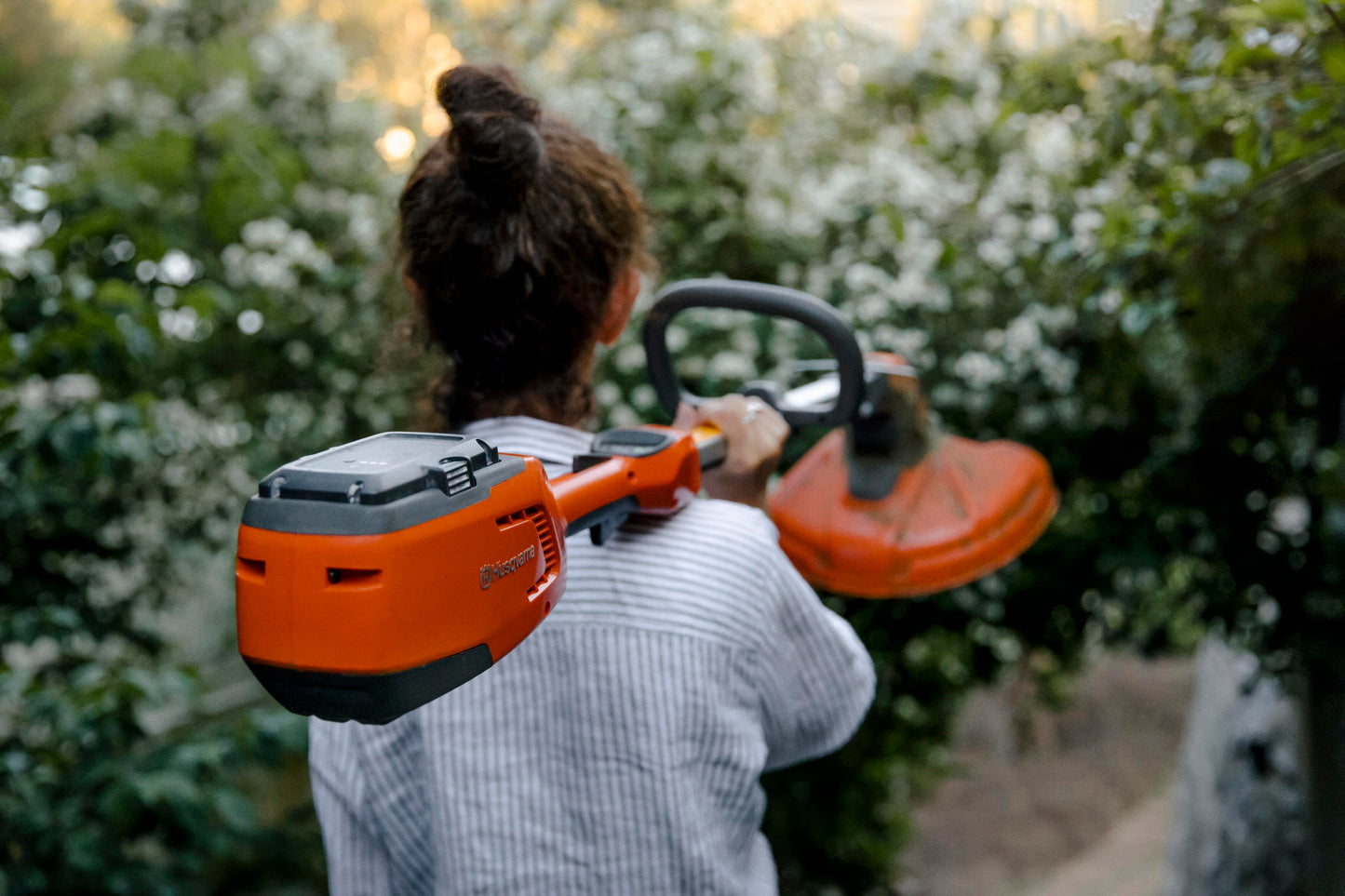 Husqvarna 520i LX Commercial Battery Trimmer