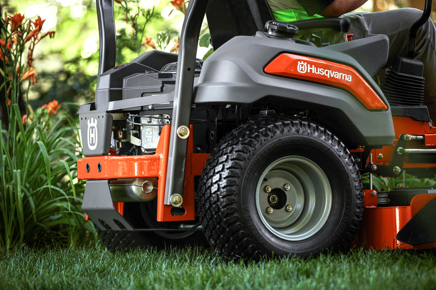 Husqvarna Z460 Commercial Zero-Turn Mower
